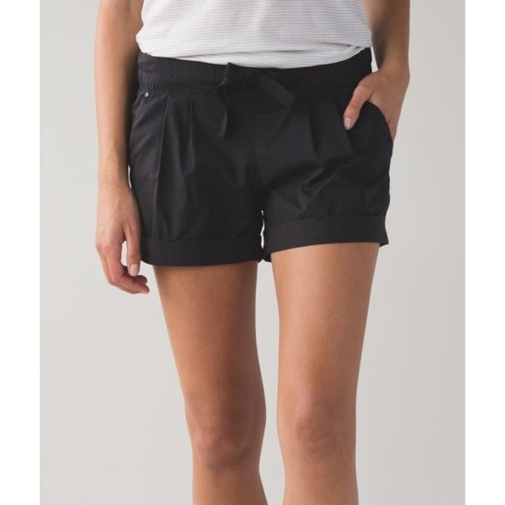 Lululemon Spring Break Away Short Black First Release Women Size 4  3" W7920S - Picture 15 of 16